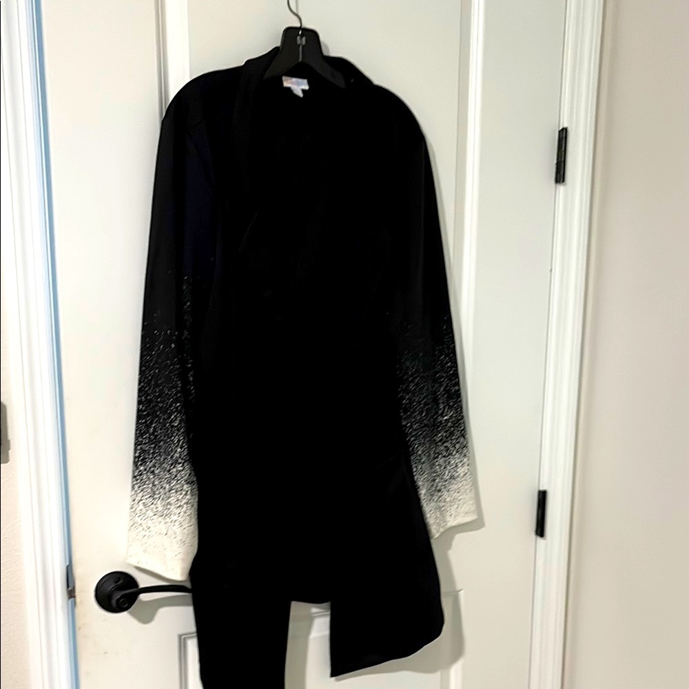 Black and White Ombre Long Sleeve Top